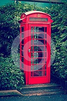 Red English telephone booth