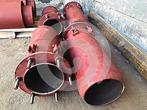 Red flange expansion joints for heating main