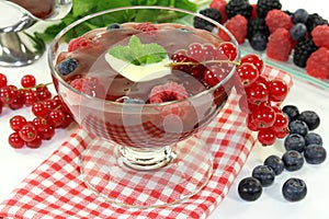 Red fruit jelly