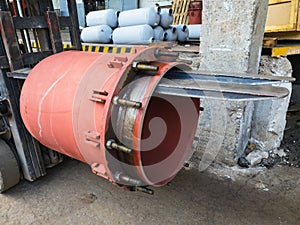 Red gland expansion joint for heating main