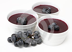 Red grape pudding