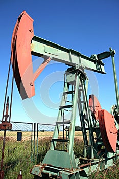 Red and green small crude well