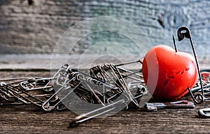 Red heart pierced stud