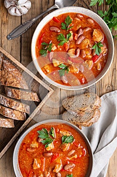 Red kidney bean stew with pork, tomato and bell pepper