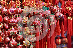 Red lanterns, red firecrackers, red pepper, red everyone, red Chinese knot, red packet...The Spring Festival is coming