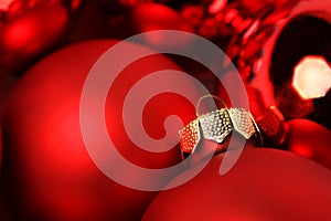 Red matt christmas balls and glossy christmas ball - horizontal