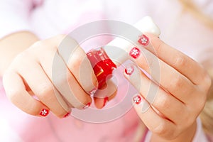 Red nails photo