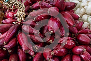 Red onions on a market