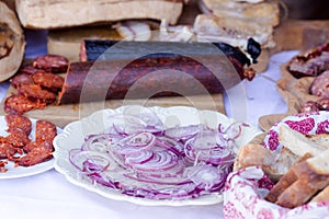 red onions rings and sausage