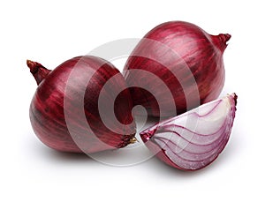 Red onions with slices