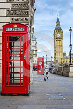 Red phone box with Big Ben