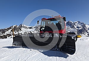 Red piste basher