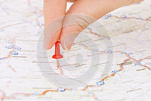 Red pushpin marking a location