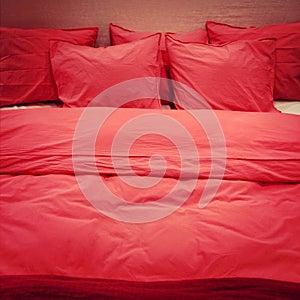 Red romantic bed linen