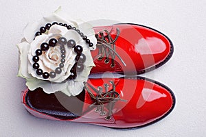 red shoes and black pearls