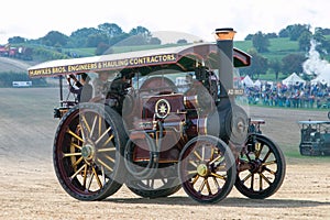 Steam traction engine
