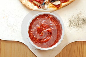 Red tomato sauce for pizza