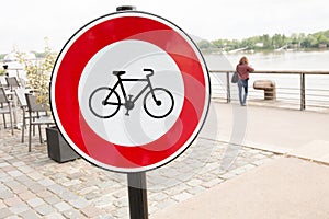 signroad for cycle and bike forbidden near city river