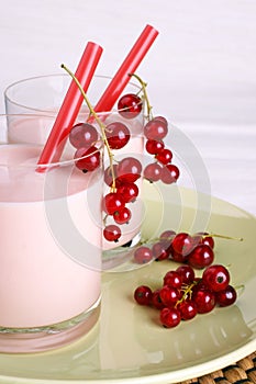 Redcurrant milkshake