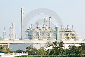 Refinery plant with Power generator