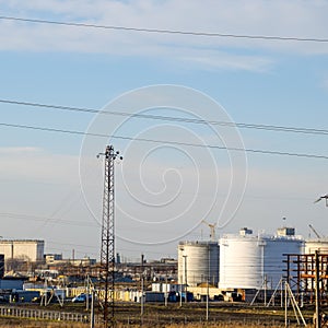 Refinery. Reservoirs for storage of refinery products. Rectification columns