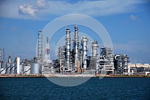 Refinery in Singapore photo