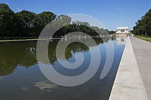 Reflecting pool and lincoln memorial