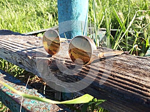 Reflections of the beauty of the city in the metalic glasses