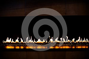 Reflective gas fireplace