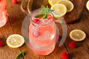 Refreshing Cold Raspberry Lemonade