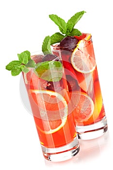 Refreshing fruit sangria (punch)