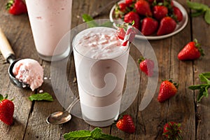 Refreshing Homemade Strawberry Milkshake