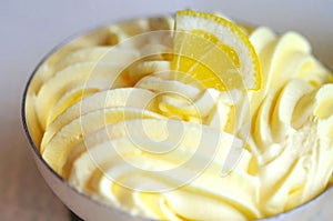 Refreshing lemon ice cream