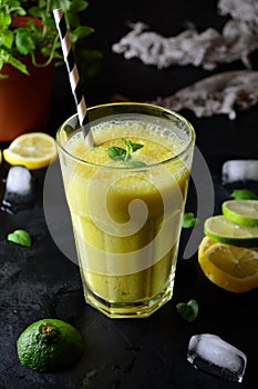 Refreshing Lemon, Lime and Ginger Smoothie