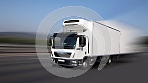 Chladenie nákladné auto je riadenie vysoký rýchlosť na nemec diaľnica 