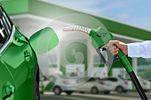 Refuelling car with bio fuel. Carbon neutral transortation