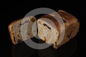 Sliced Ã¢â¬â¹Ã¢â¬â¹black bread on a black background