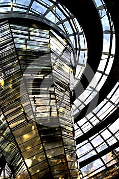 Reichstag Abstract