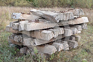 Reinforced concrete sleepers intended for the railway industry.