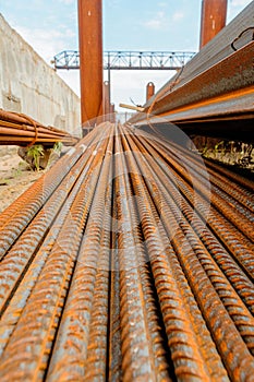 Reinforcing bars with a periodic profile in the packs are stored in the metal products warehouse