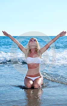 RELAXATION EXERCISE ON BEACH