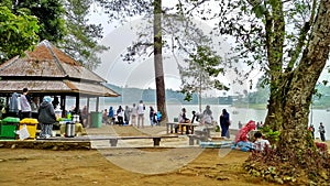 Relaxe on the Lakeside