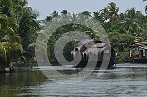 Relaxing Backwater Cruise, Kerala, Soma House Boats | Fluss-S