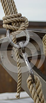 Reliable fixation with ropes - sailing