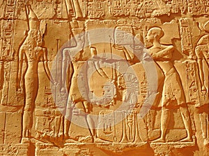 Templo de Karnak. Relieve . Egipto. photo