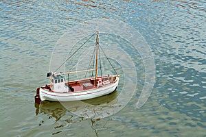 Remote control model scale sail boat