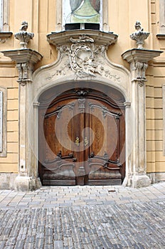 Renesanční vchodové dveře