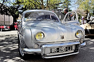 Renault Dauphine Gordini gray