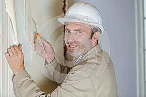 renovation apartment wallpapering cleaning walls