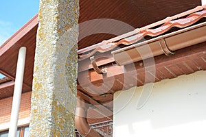 Repair house raing gutter pipeline